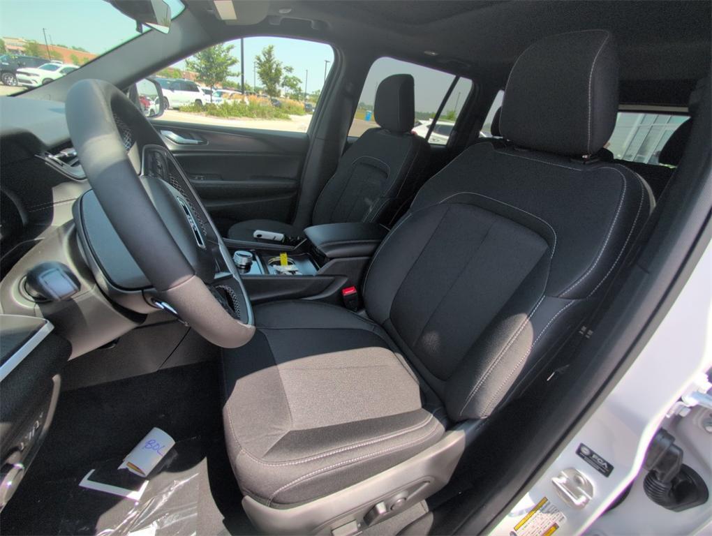 new 2025 Jeep Grand Cherokee car, priced at $35,228