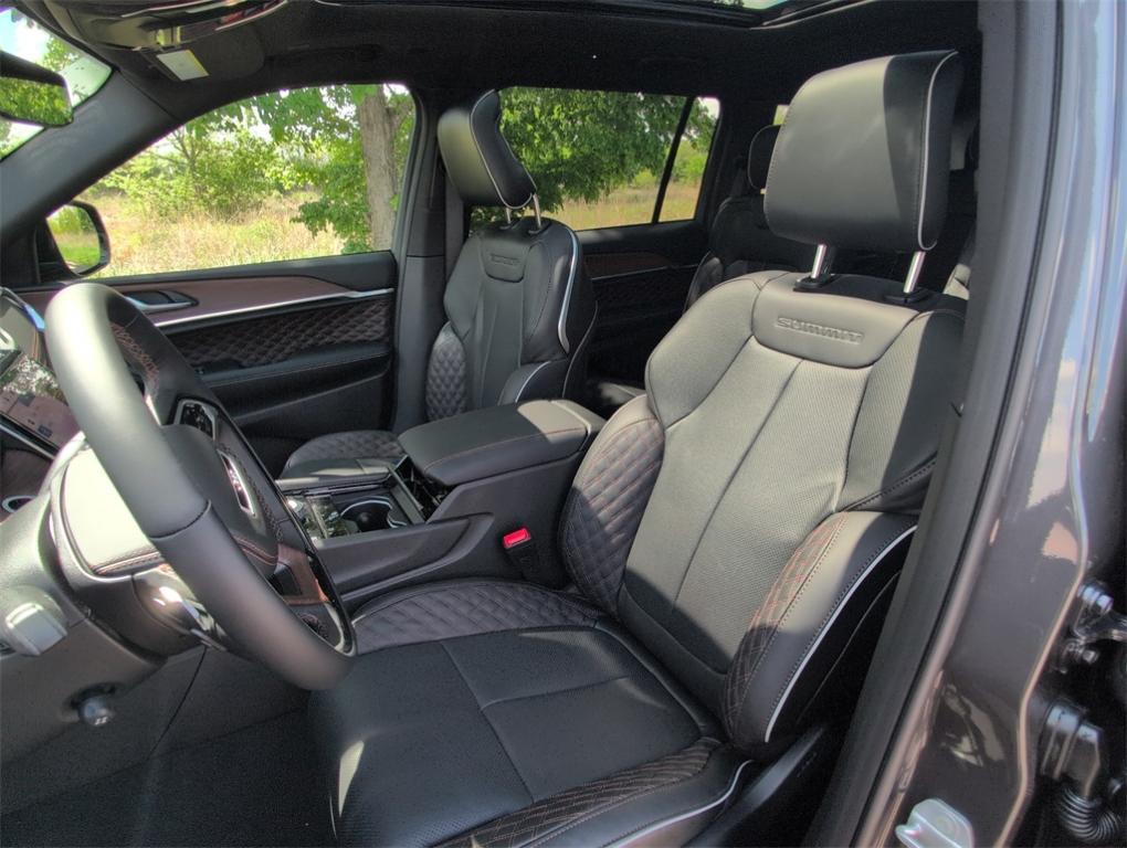 new 2025 Jeep Grand Cherokee L car, priced at $61,911