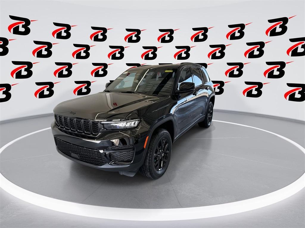 new 2025 Jeep Grand Cherokee car, priced at $40,230