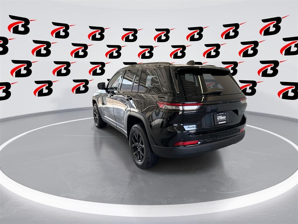 new 2025 Jeep Grand Cherokee car, priced at $40,230