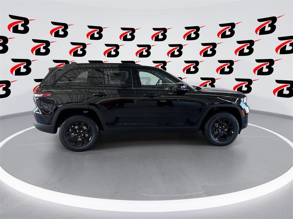 new 2025 Jeep Grand Cherokee car, priced at $40,230