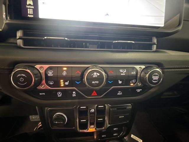 new 2025 Jeep Wrangler car, priced at $57,070