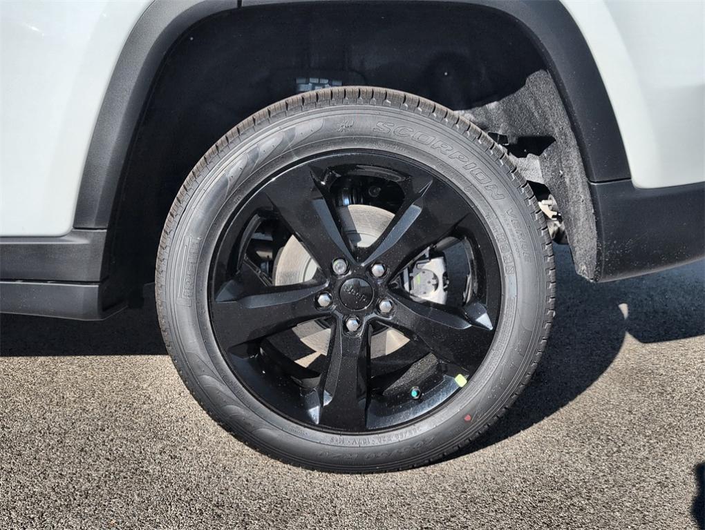 new 2025 Jeep Grand Cherokee car, priced at $44,072