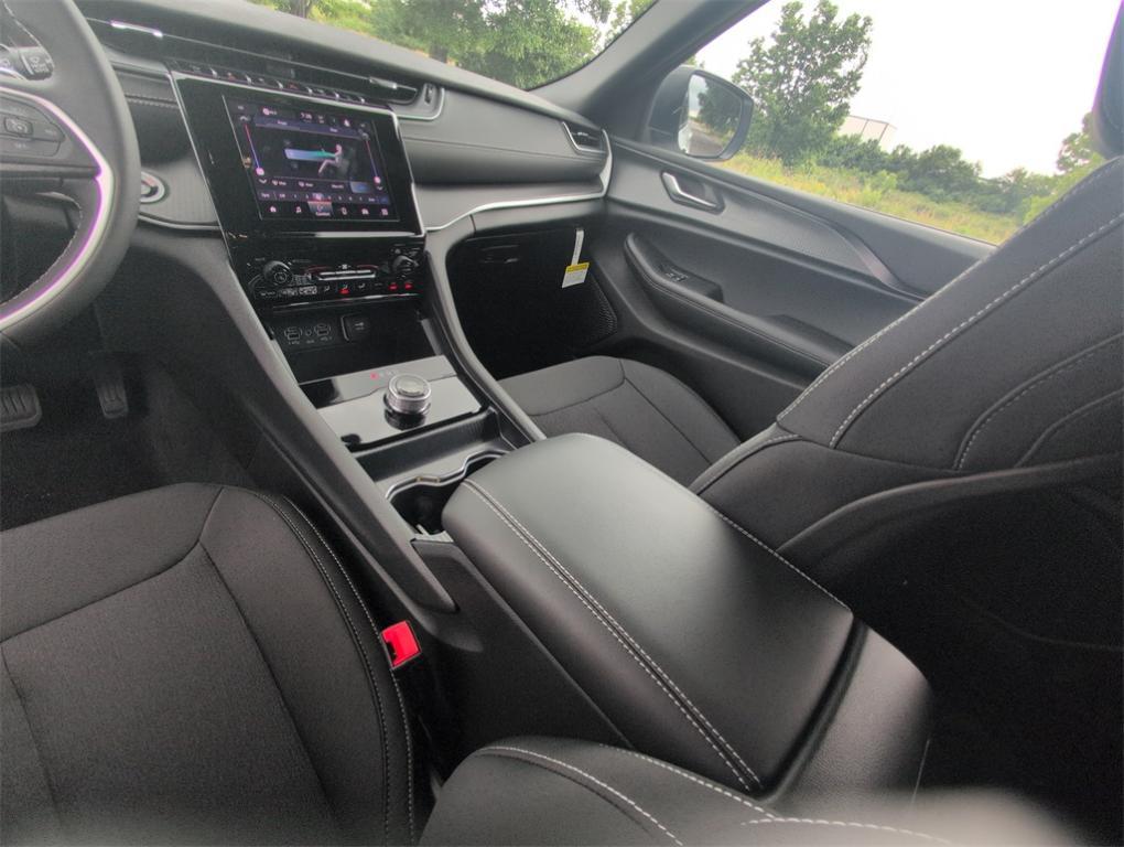 new 2025 Jeep Grand Cherokee L car, priced at $37,930