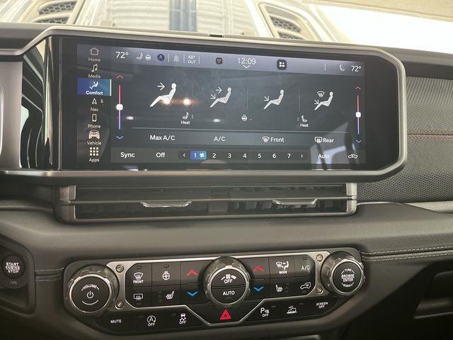 new 2025 Jeep Gladiator car, priced at $57,526
