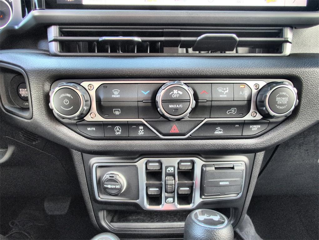 new 2026 Jeep Wrangler car, priced at $40,304