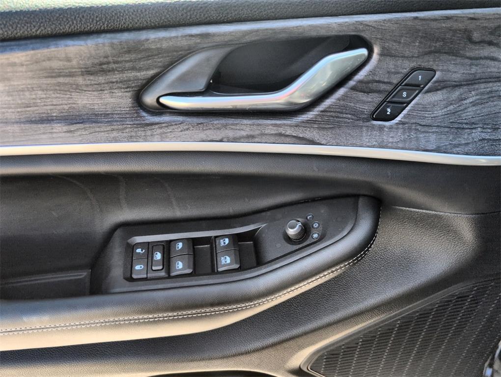used 2024 Jeep Grand Cherokee car, priced at $38,500