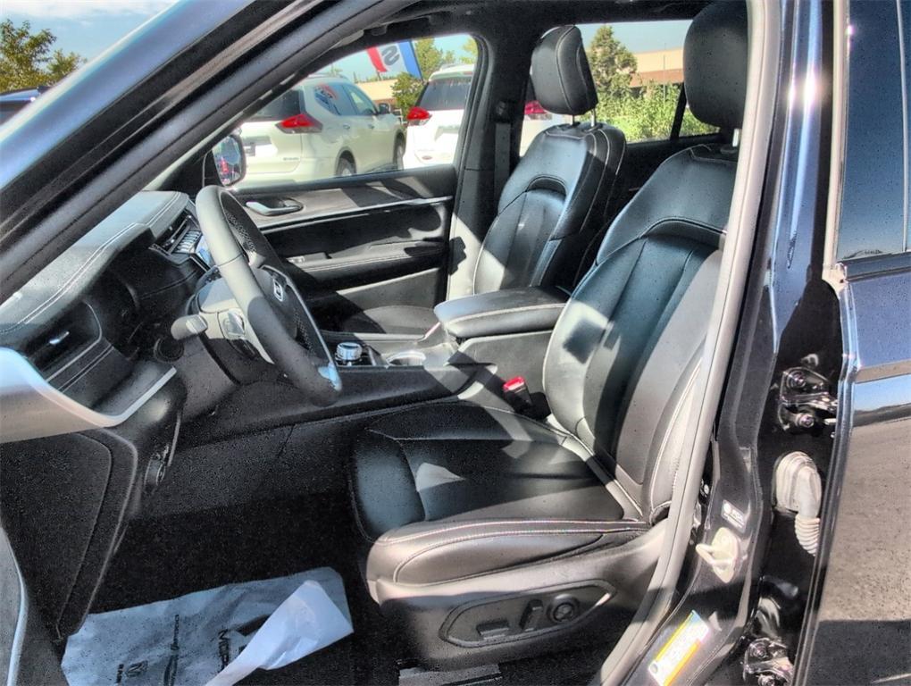 used 2024 Jeep Grand Cherokee car, priced at $38,500
