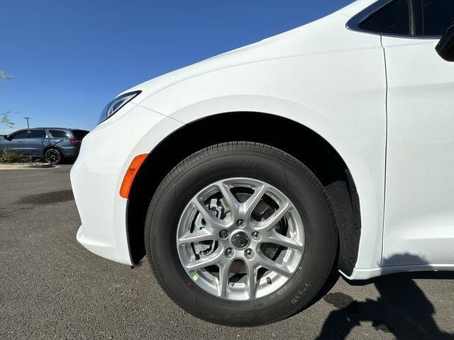 new 2025 Chrysler Pacifica car, priced at $41,783