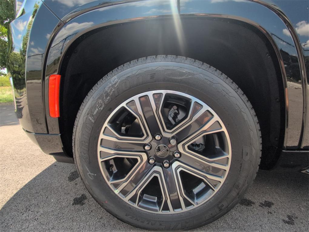 new 2025 Jeep Wagoneer L car, priced at $67,861
