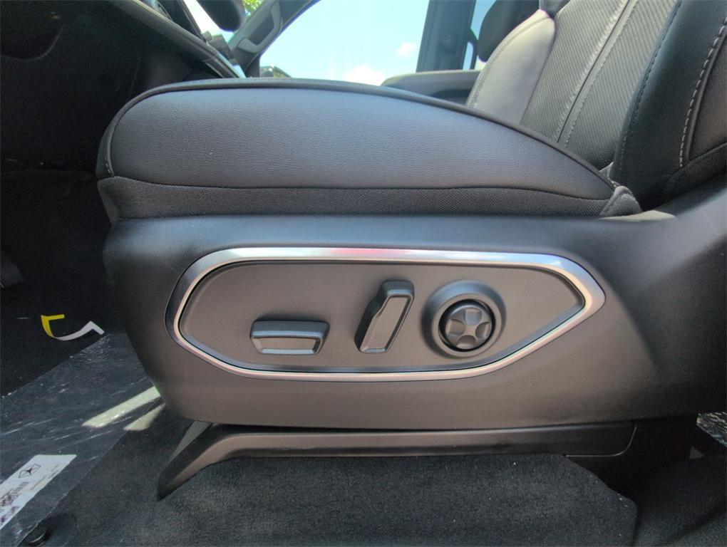 new 2025 Jeep Wagoneer L car, priced at $67,861