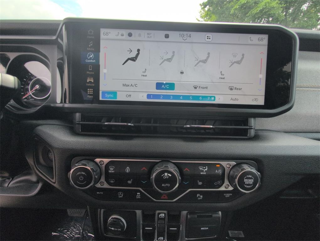 new 2025 Jeep Wrangler car, priced at $44,258