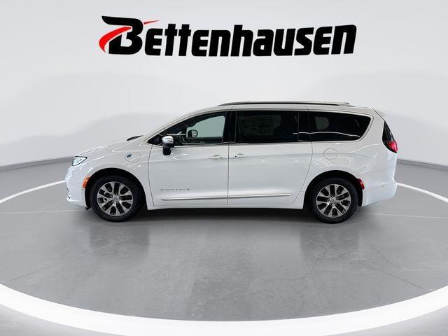 new 2025 Chrysler Pacifica Hybrid car, priced at $52,663