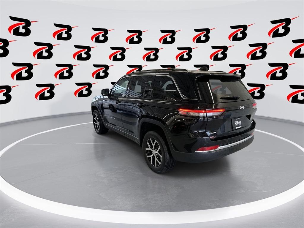 new 2025 Jeep Grand Cherokee car, priced at $43,560