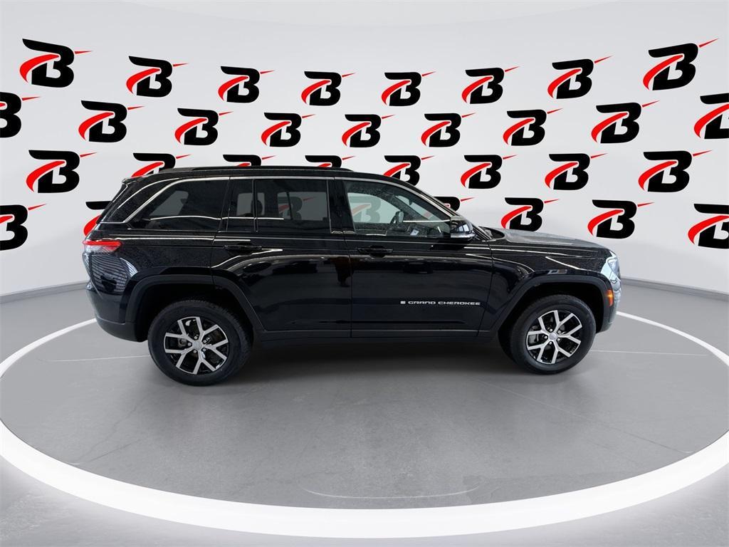 new 2025 Jeep Grand Cherokee car, priced at $43,560