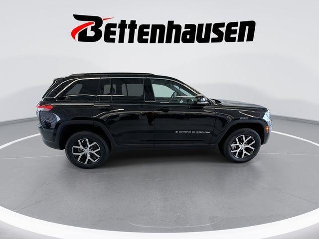 new 2025 Jeep Grand Cherokee car, priced at $42,310