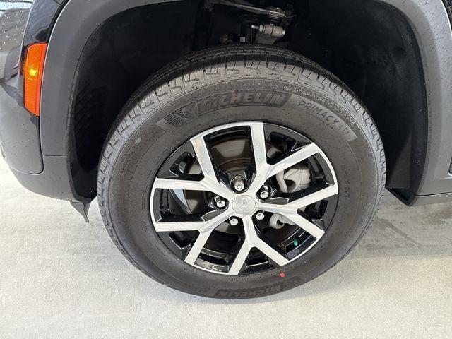 new 2025 Jeep Grand Cherokee car, priced at $42,310