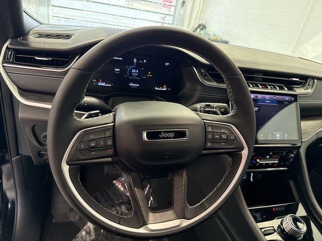 new 2025 Jeep Grand Cherokee car, priced at $42,310