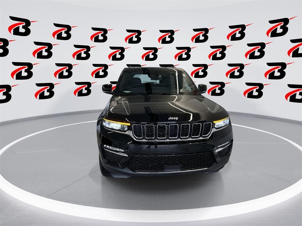 new 2025 Jeep Grand Cherokee car, priced at $43,560