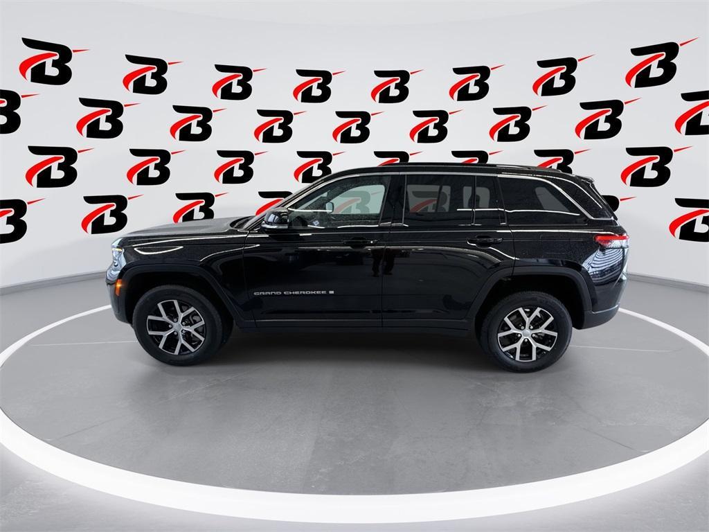 new 2025 Jeep Grand Cherokee car, priced at $43,560