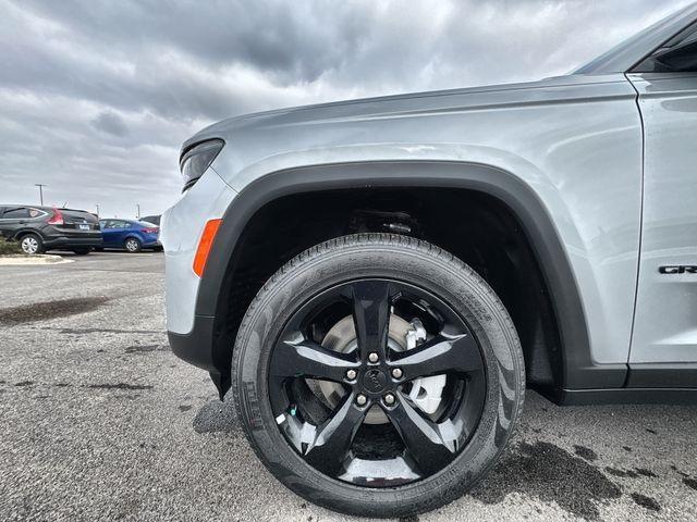 new 2024 Jeep Grand Cherokee car, priced at $41,525