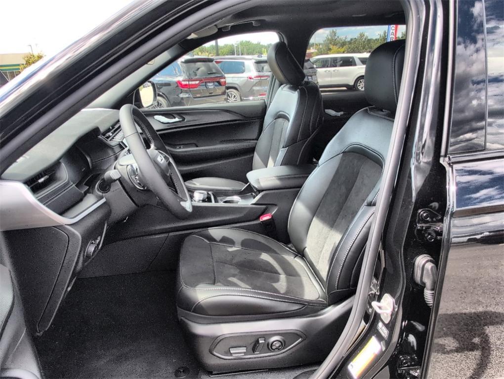 new 2025 Jeep Grand Cherokee L car, priced at $41,934