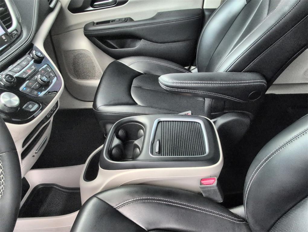 used 2023 Chrysler Pacifica car, priced at $29,250