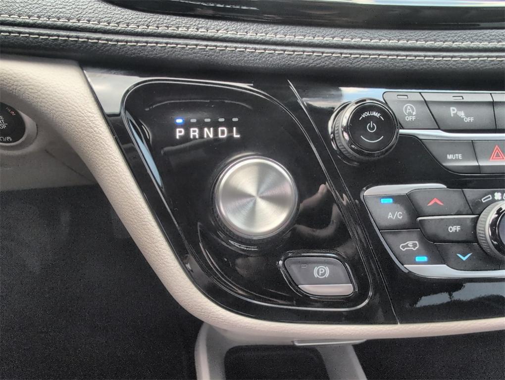 used 2023 Chrysler Pacifica car, priced at $29,250