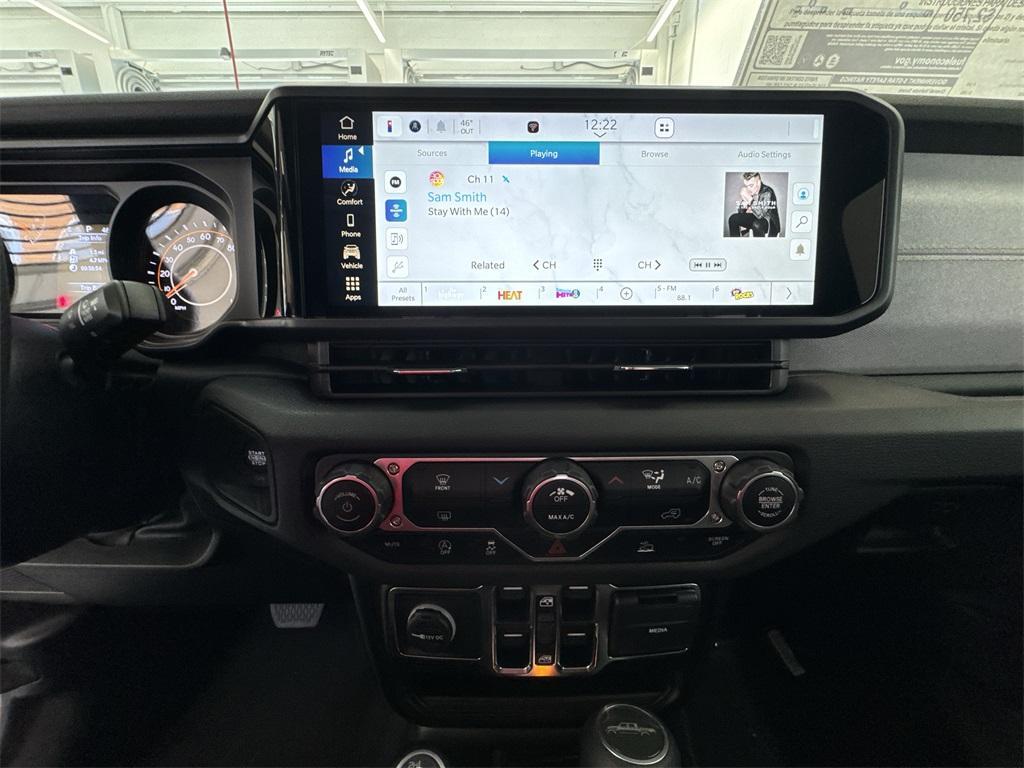 new 2025 Jeep Gladiator car, priced at $36,631