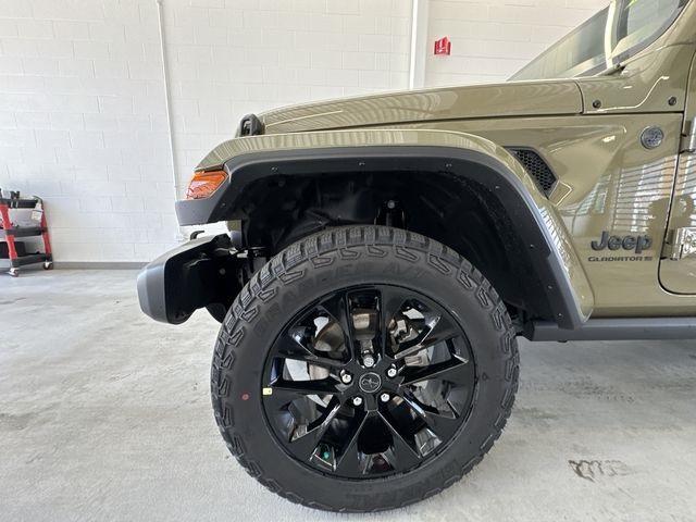 new 2025 Jeep Gladiator car, priced at $41,900