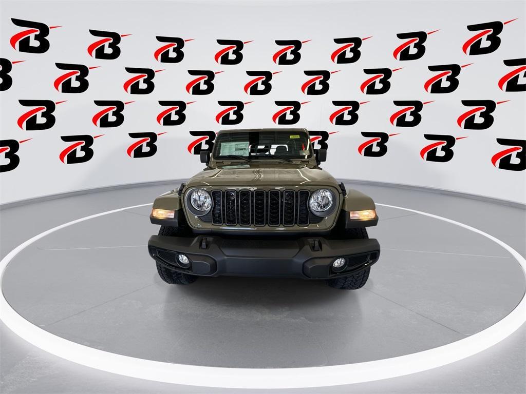 new 2025 Jeep Gladiator car, priced at $41,900