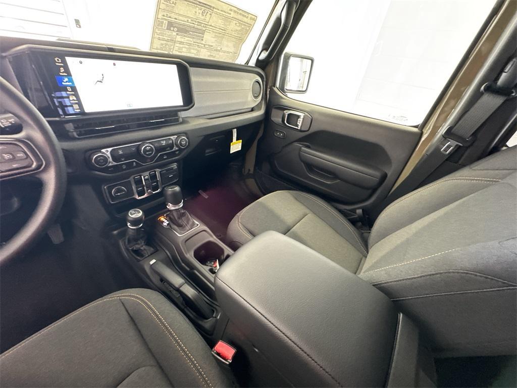 new 2025 Jeep Gladiator car, priced at $36,631