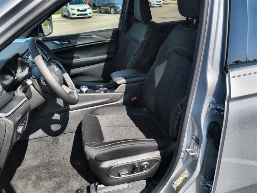 new 2025 Jeep Grand Cherokee car, priced at $35,016