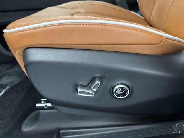 new 2025 Chrysler Pacifica Hybrid car, priced at $45,909
