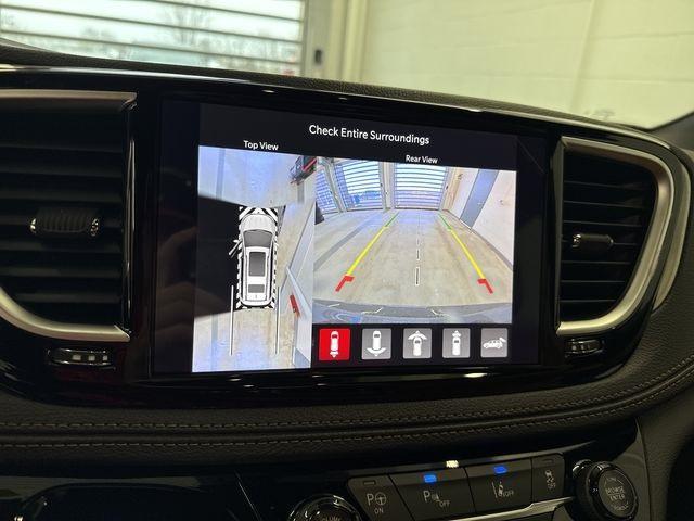 new 2025 Chrysler Pacifica Hybrid car, priced at $45,909