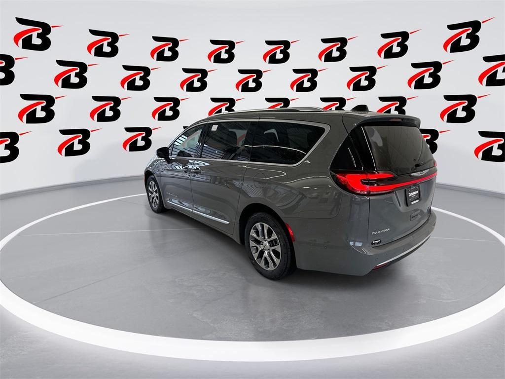 new 2025 Chrysler Pacifica Hybrid car, priced at $48,536