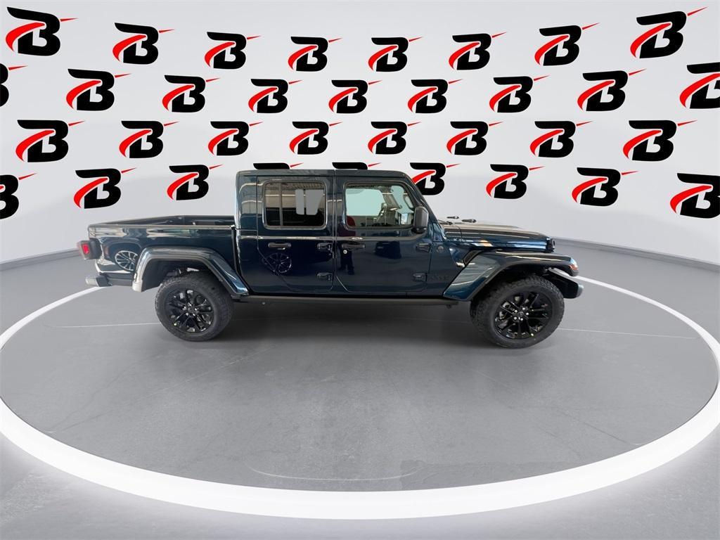 new 2025 Jeep Gladiator car, priced at $41,900