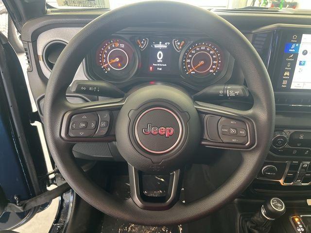 new 2025 Jeep Gladiator car, priced at $41,900