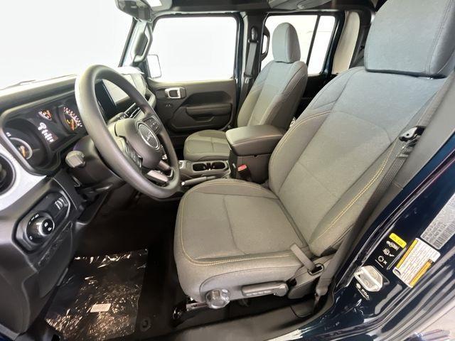new 2025 Jeep Gladiator car, priced at $41,900