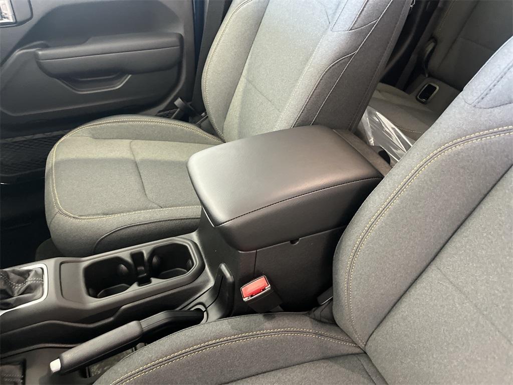 new 2025 Jeep Gladiator car, priced at $44,280