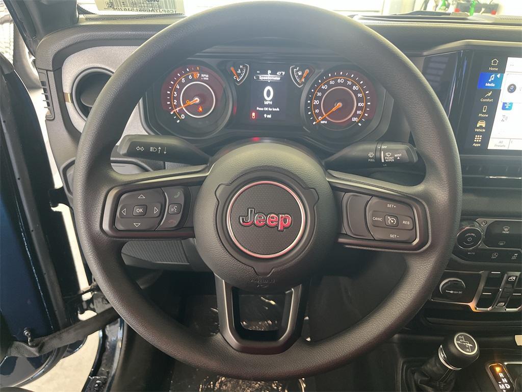 new 2025 Jeep Gladiator car, priced at $44,280