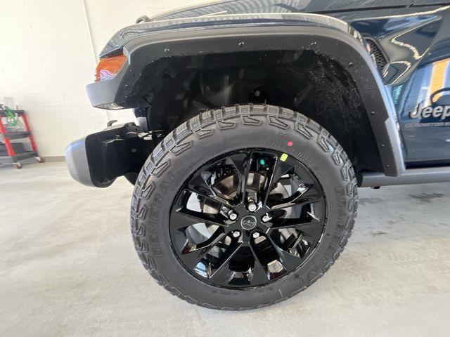 new 2025 Jeep Gladiator car, priced at $41,900