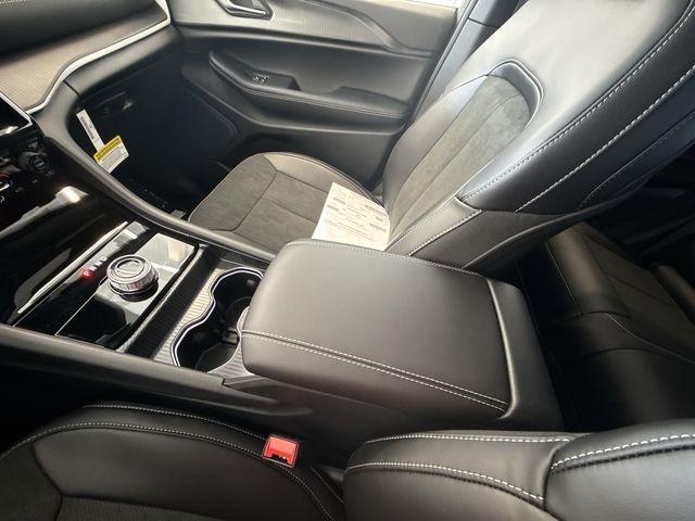 new 2025 Jeep Grand Cherokee car, priced at $39,730