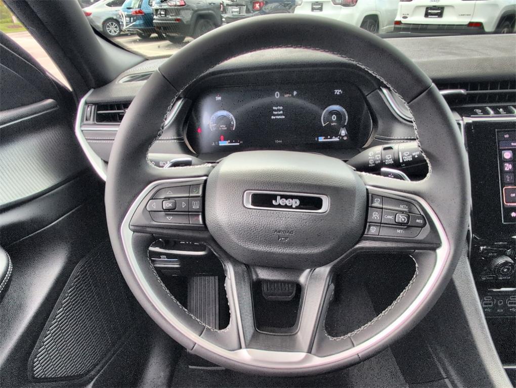 new 2025 Jeep Grand Cherokee car, priced at $35,840