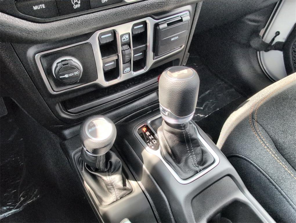 new 2025 Jeep Wrangler car, priced at $37,594