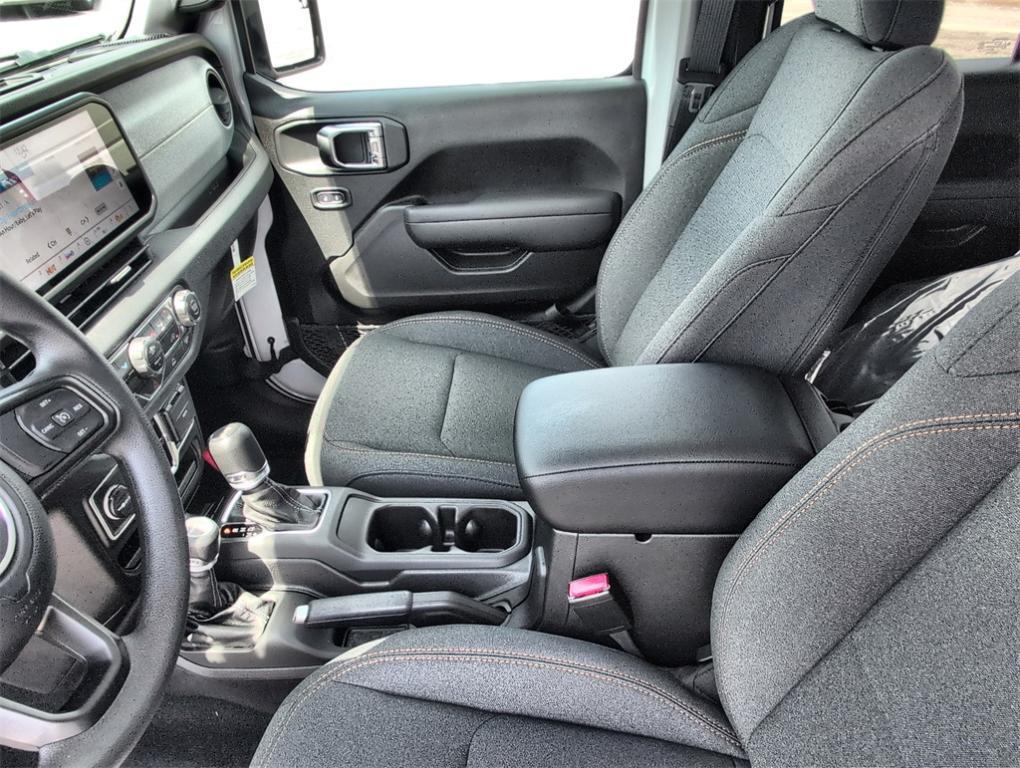 new 2025 Jeep Wrangler car, priced at $37,594