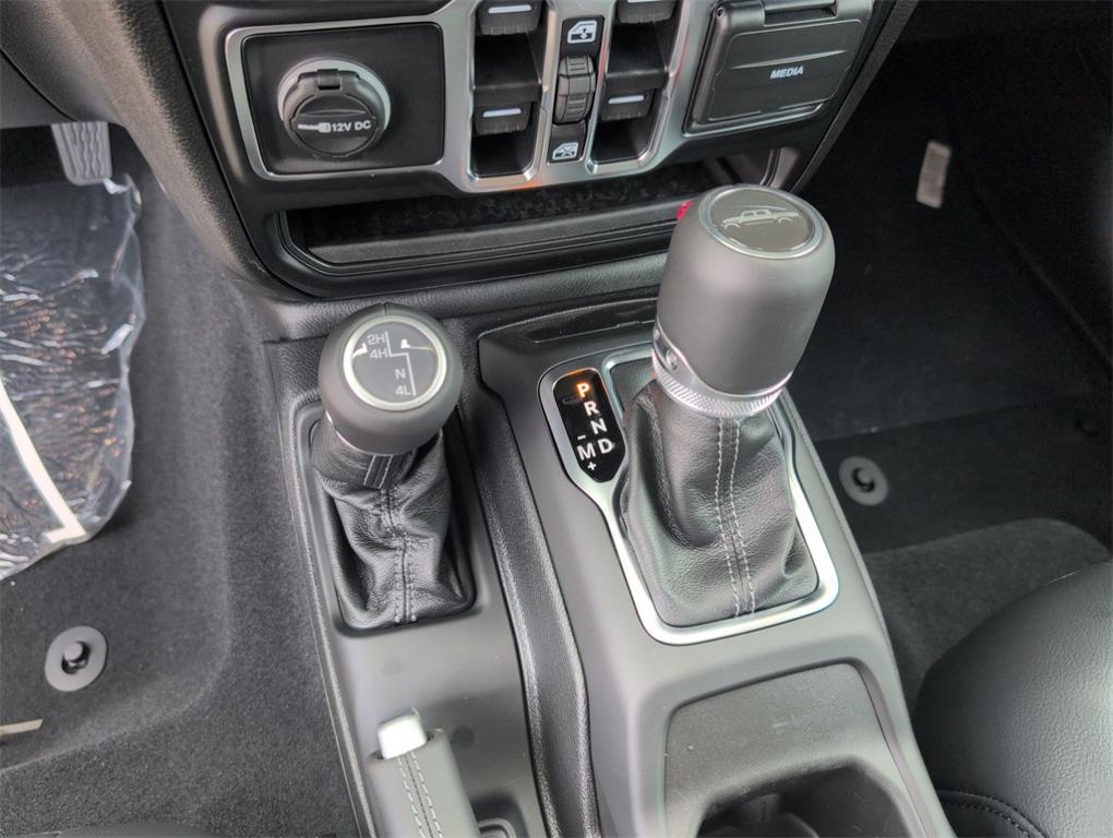 new 2025 Jeep Gladiator car, priced at $43,197