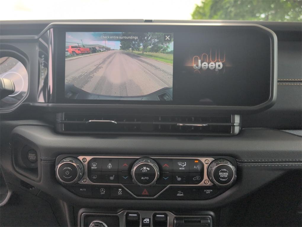 new 2025 Jeep Gladiator car, priced at $43,197