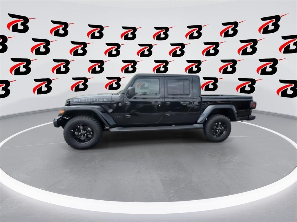 new 2025 Jeep Gladiator car, priced at $43,197