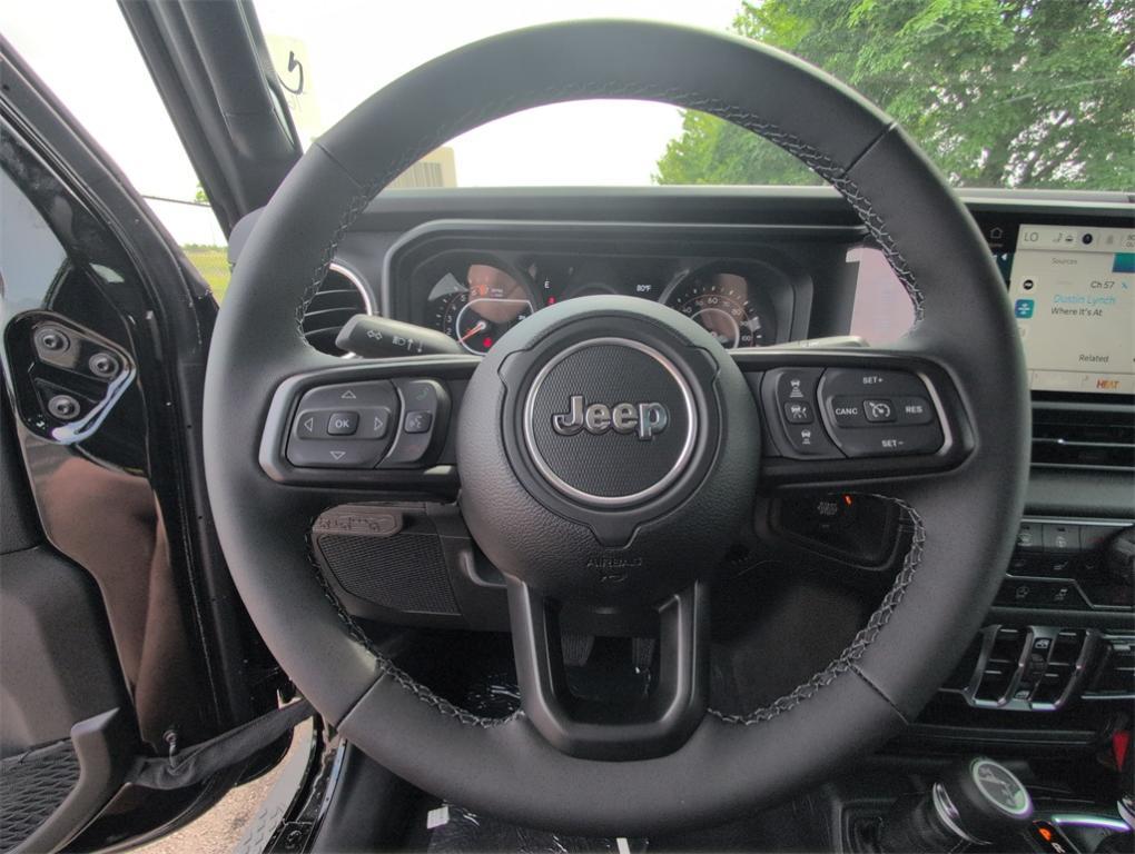 new 2025 Jeep Gladiator car, priced at $43,197